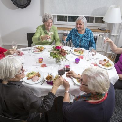 TAVOLATA bringt Menschen zusammen_Bild_Essen.jpg